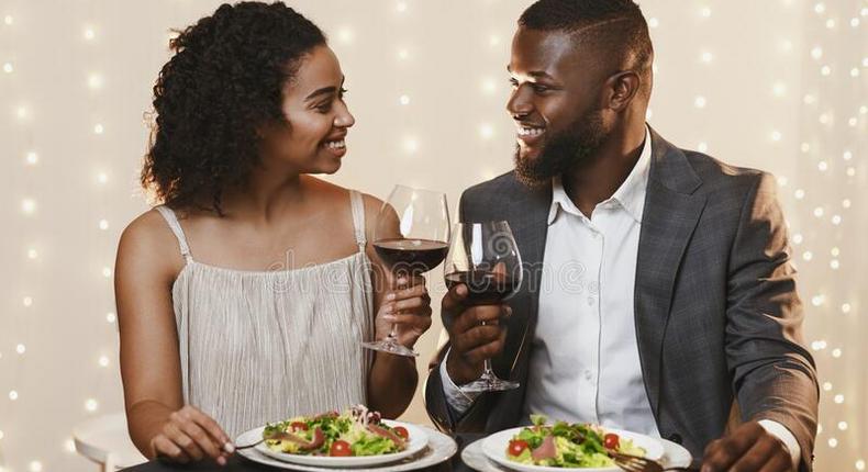 5 things to avoid doing on a first date